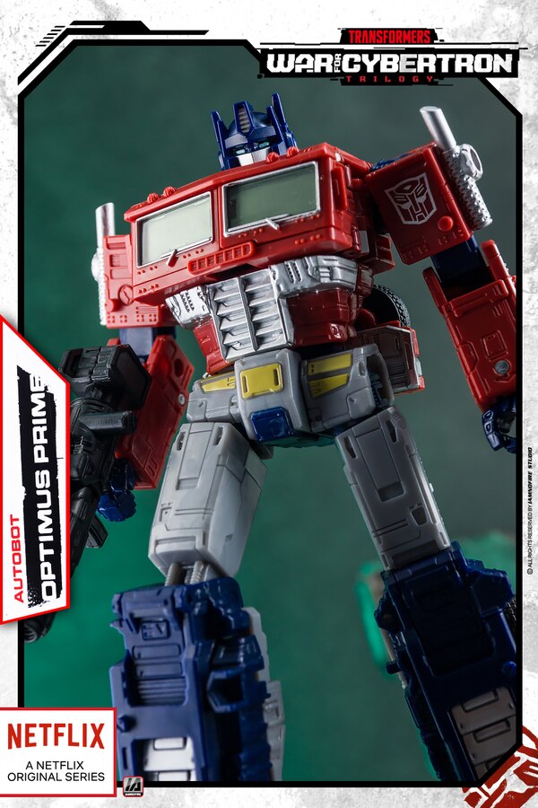 Netflix Transformers WFC Optimus Prime  (2 of 9)